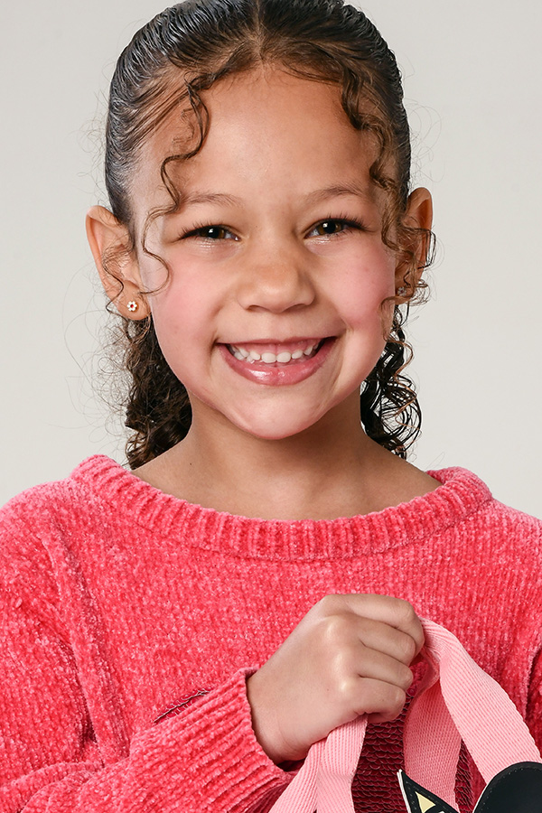 Ayla E, foto 1
