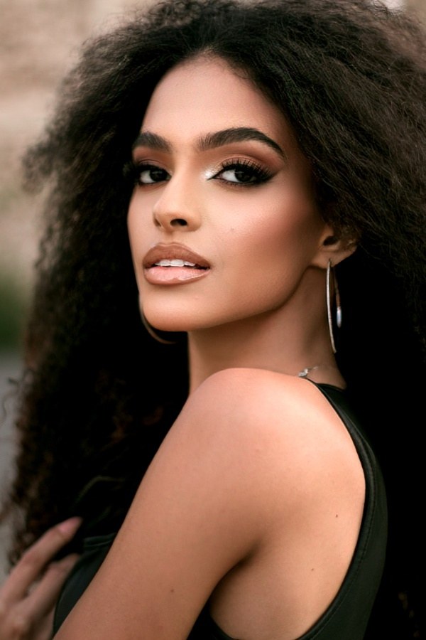 Camila B
